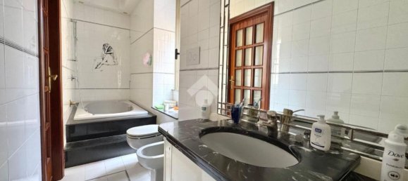 3 bedrooms Apartment in Naples, Italy No. 311571 14