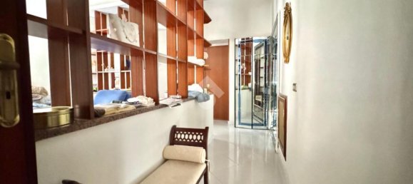 3 bedrooms Apartment in Naples, Italy No. 311571 23