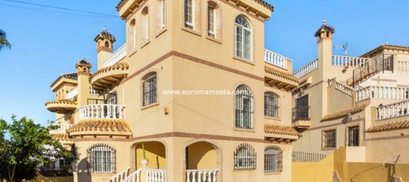 5 bedrooms Villa in Alicante, Spain No. 92286 6