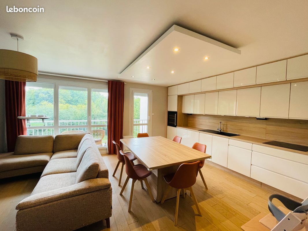 Apartamento de 3 dormitorios en Vaires-sur-Marne, France No. 361069