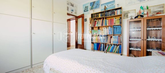 4 bedrooms Villa in Mortara, Italy No. 360421 14
