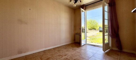 Casa de 3 dormitorios en Jura, France No. 339765 10