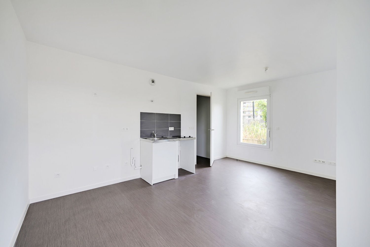 1 bedroom Apartment in Romainville, France No. 286596