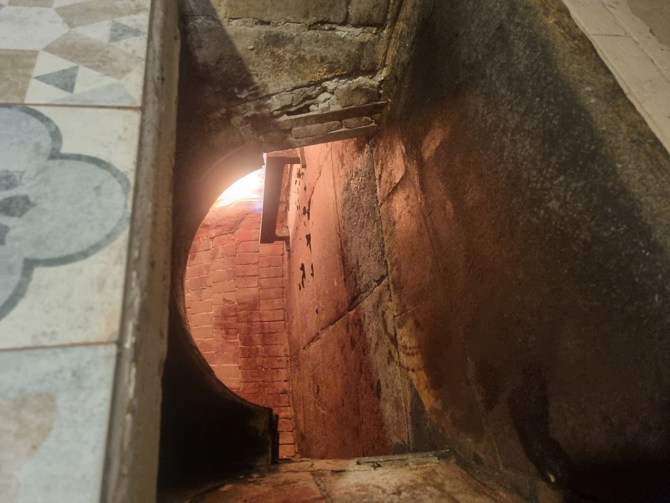 301m² Commercial property in Palermo, Italy No. 289020