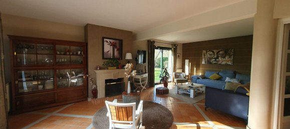 5 Schlafzimmer Haus in Saint-Berthevin, France, Nr. 359199 13