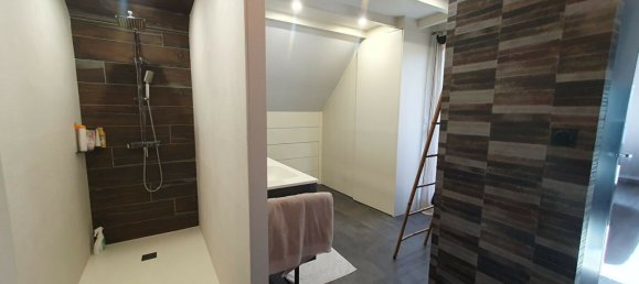 5 Schlafzimmer Haus in Saint-Berthevin, France, Nr. 359199 16