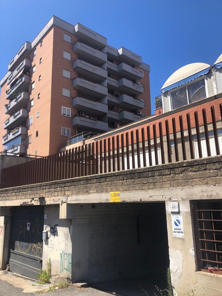 Garaje en Rome, Italy 20 m² No. 326091