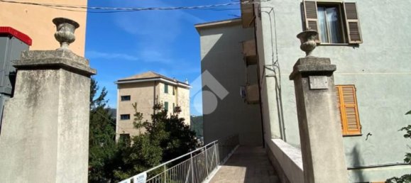 3 rooms Apartment in Genoa, Italy No. 176823 2