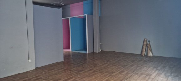 70m² Commercial property in Roseto degli Abruzzi, Italy No. 289912 8