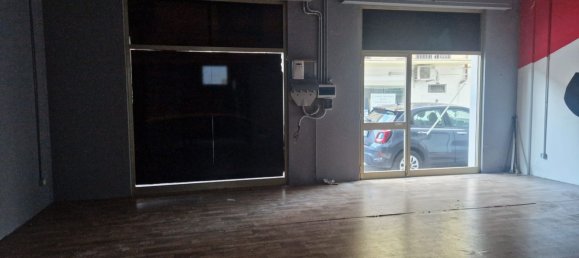 70m² Commercial property in Roseto degli Abruzzi, Italy No. 289912 10