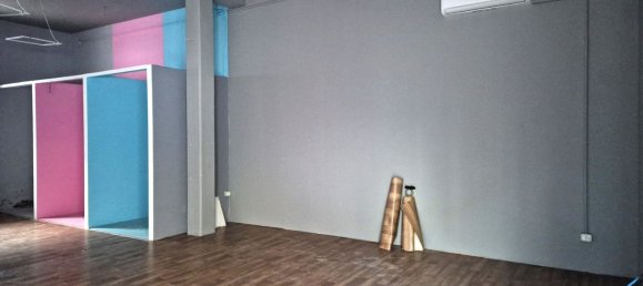 70m² Commercial property in Roseto degli Abruzzi, Italy No. 289912 2