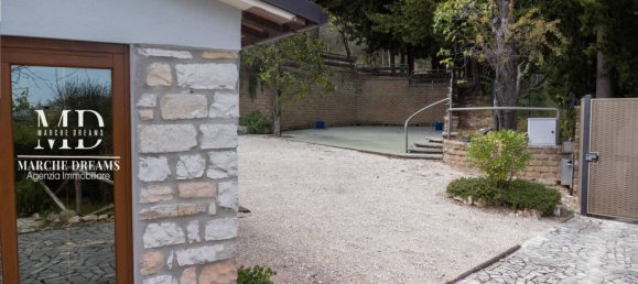 6 Schlafzimmer Villa in San Severino Marche, Italy, Nr. 326256 10