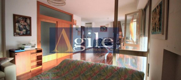 5 rooms Apartment in Alba Adriatica, Italy No. 177836 4
