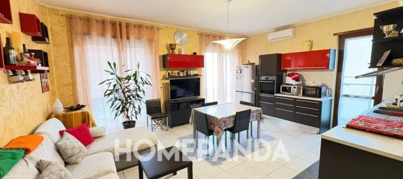 4 rooms Apartment in Turin, Italy No. 214465 3