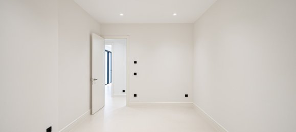 4 bedrooms Villa in Marbella, Spain No. 16139 17