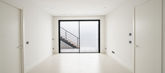 4 bedrooms Villa in Marbella, Spain No. 16139 18