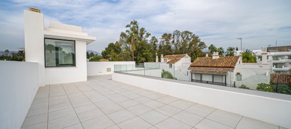 4 bedrooms Villa in Marbella, Spain No. 16139 29