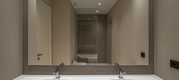 4 bedrooms Villa in Marbella, Spain No. 16139 19