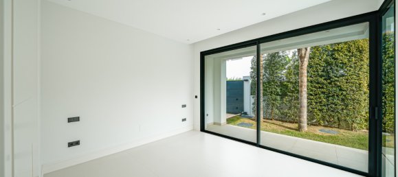 4 bedrooms Villa in Marbella, Spain No. 16139 14