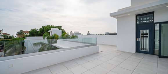 4 bedrooms Villa in Marbella, Spain No. 16139 28