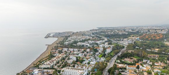 4 bedrooms Villa in Marbella, Spain No. 16139 5