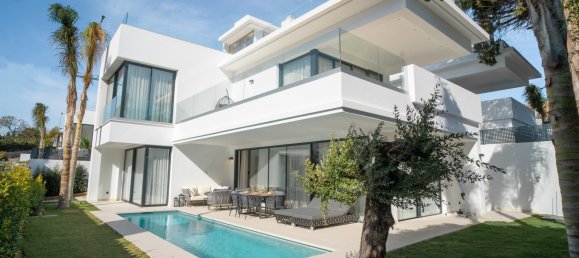 4 bedrooms Villa in Marbella, Spain No. 16139 10