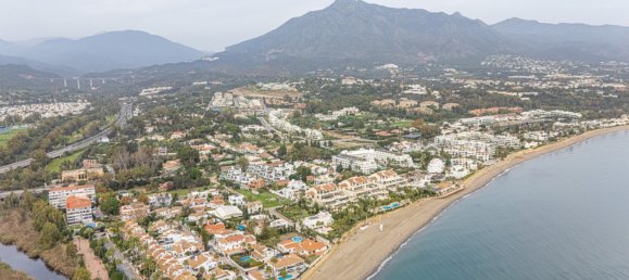 4 bedrooms Villa in Marbella, Spain No. 16139 4