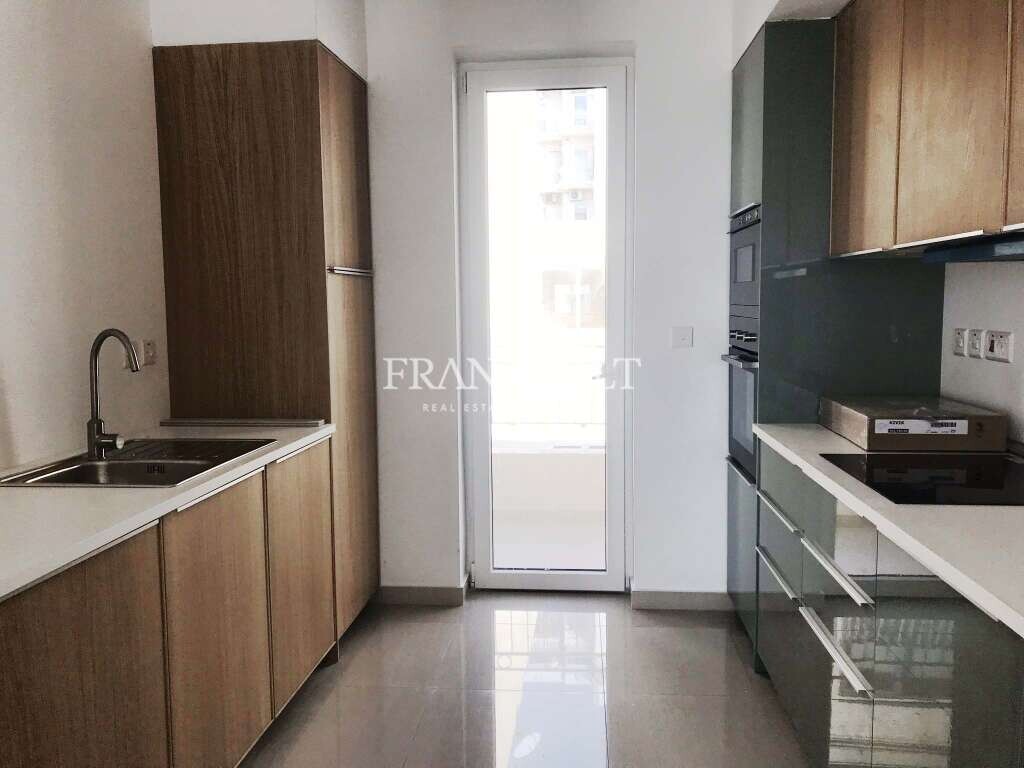 2 bedrooms Apartment in Sliema, Malta No. 9226