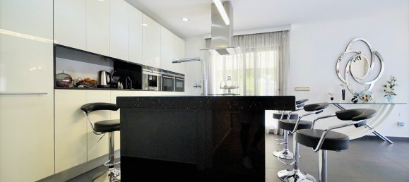 4 bedrooms Villa in La Zenia, Spain No. 1057 5