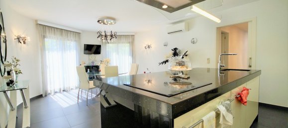 4 bedrooms Villa in La Zenia, Spain No. 1057 6