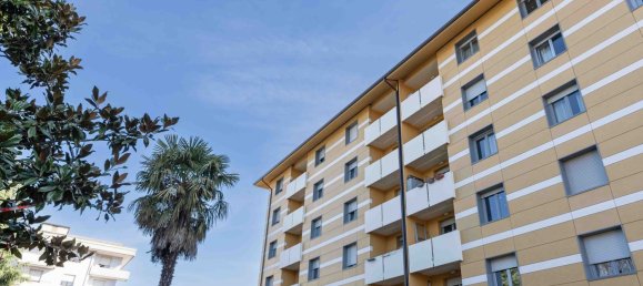 4 rooms Apartment in Rivoli, Italy No. 10056 3