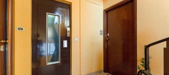 4 rooms Apartment in Rivoli, Italy No. 10056 7