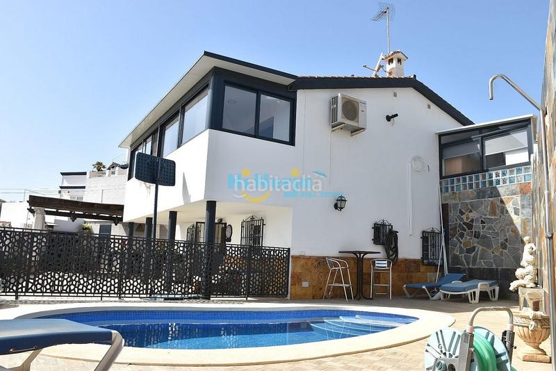 3 bedrooms Villa in Nerja, Spain No. 90168