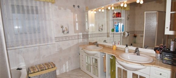 4 bedrooms Villa in La Nucia, Spain No. 2554 15