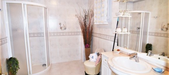 4 bedrooms Villa in La Nucia, Spain No. 2554 23