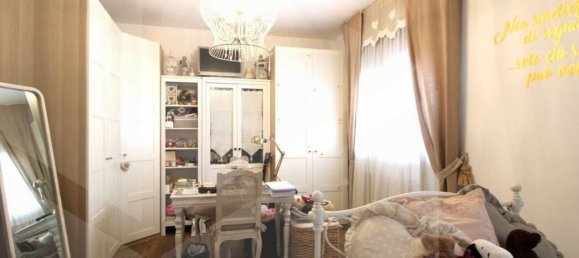 5 rooms House in Calcinaia, Italy No. 19968 17