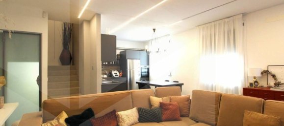 5 rooms House in Calcinaia, Italy No. 19968 6