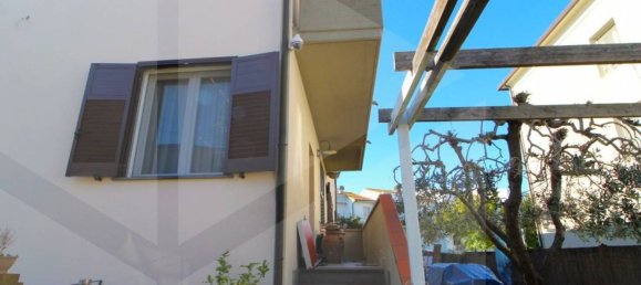 5 rooms House in Calcinaia, Italy No. 19968 23