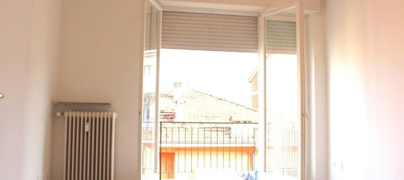 3 rooms Apartment in Verona, Italy No. 60636 5