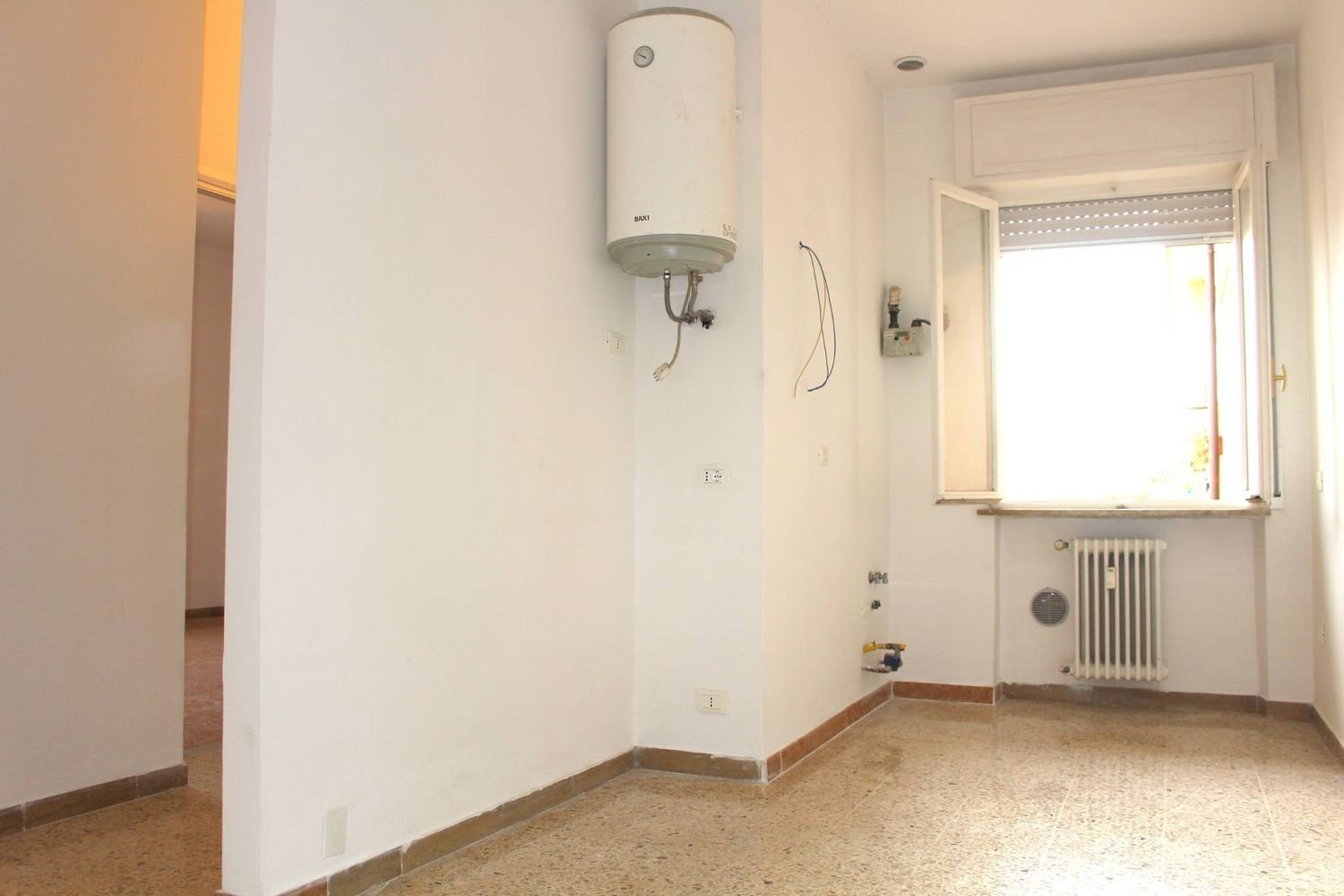 3 rooms Apartment in Verona, Italy No. 60636