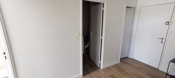 Studio à Joué-lès-Tours, France No. 55447 5