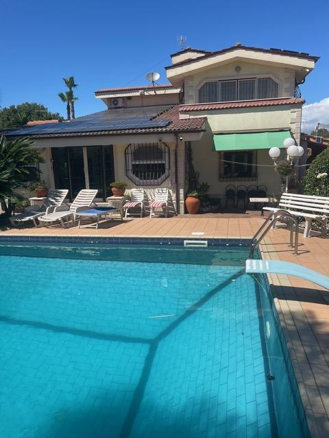 10غرفة فيلا في Nettuno, Italy رقم 232665