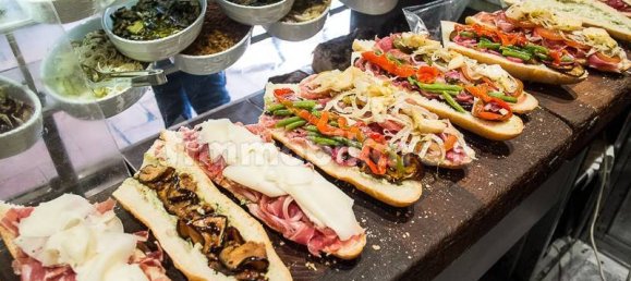 2 rooms Commercial property in Florence, Italy No. 39156 4