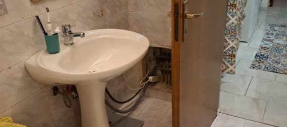 2-salle Appartement à Palermo, Italy No. 39329 12