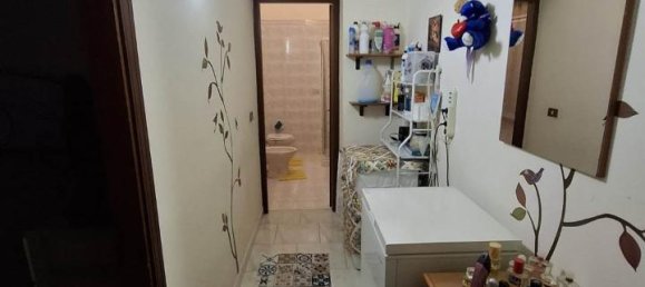 2-salle Appartement à Palermo, Italy No. 39329 10