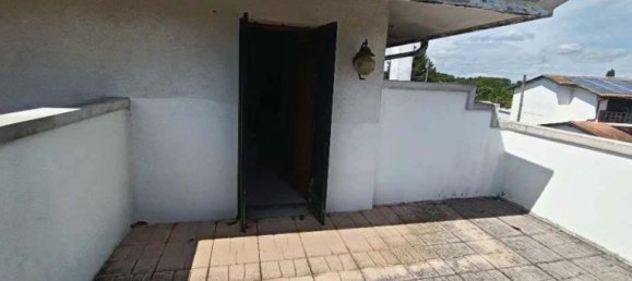 7 rooms Apartment in Resana, Italy No. 212981 11