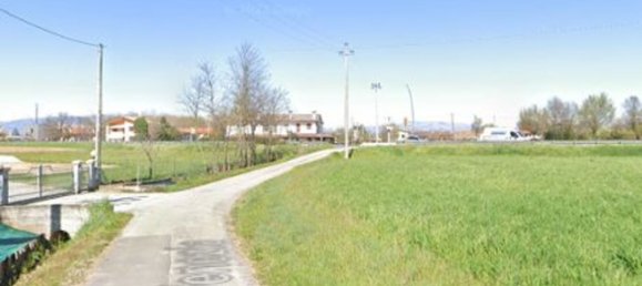 7 rooms Apartment in Resana, Italy No. 212981 2