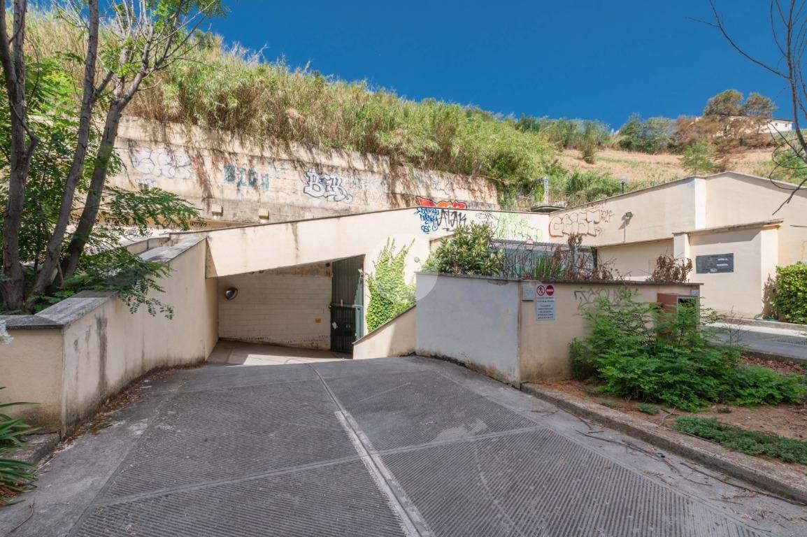 17m² Garage in Rome, Italy No. 259183