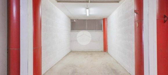 17m² Garage in Rome, Italy No. 259183 4