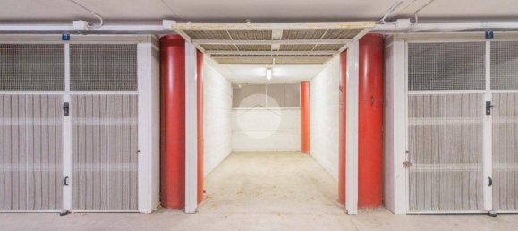17m² Garage in Rome, Italy No. 259183 3